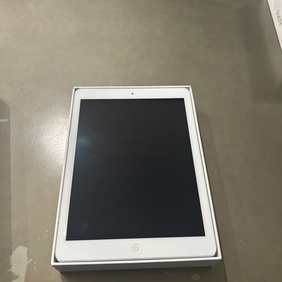 APPLE IPAD AIR 1st GEN| MD788LL/B | 9.7" | 16GB | WIFI | SPACE GRAY EUC/Box (#3) - Picture 11 of 13